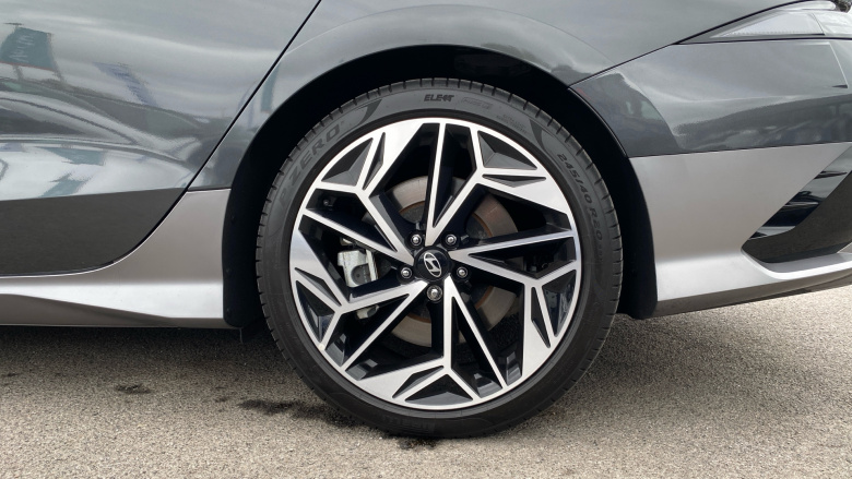 Hyundai IONIQ 6 168kW Premium 77kWh 4dr Auto Electric Saloon